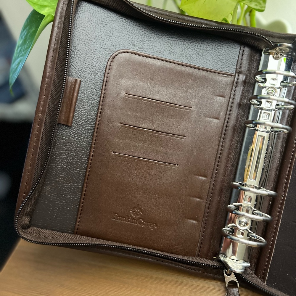 Franklin Covey Brown Planner Binder Cover | Microfiber w/ Napa Leather Trim 🤎 - Picture 4 of 16